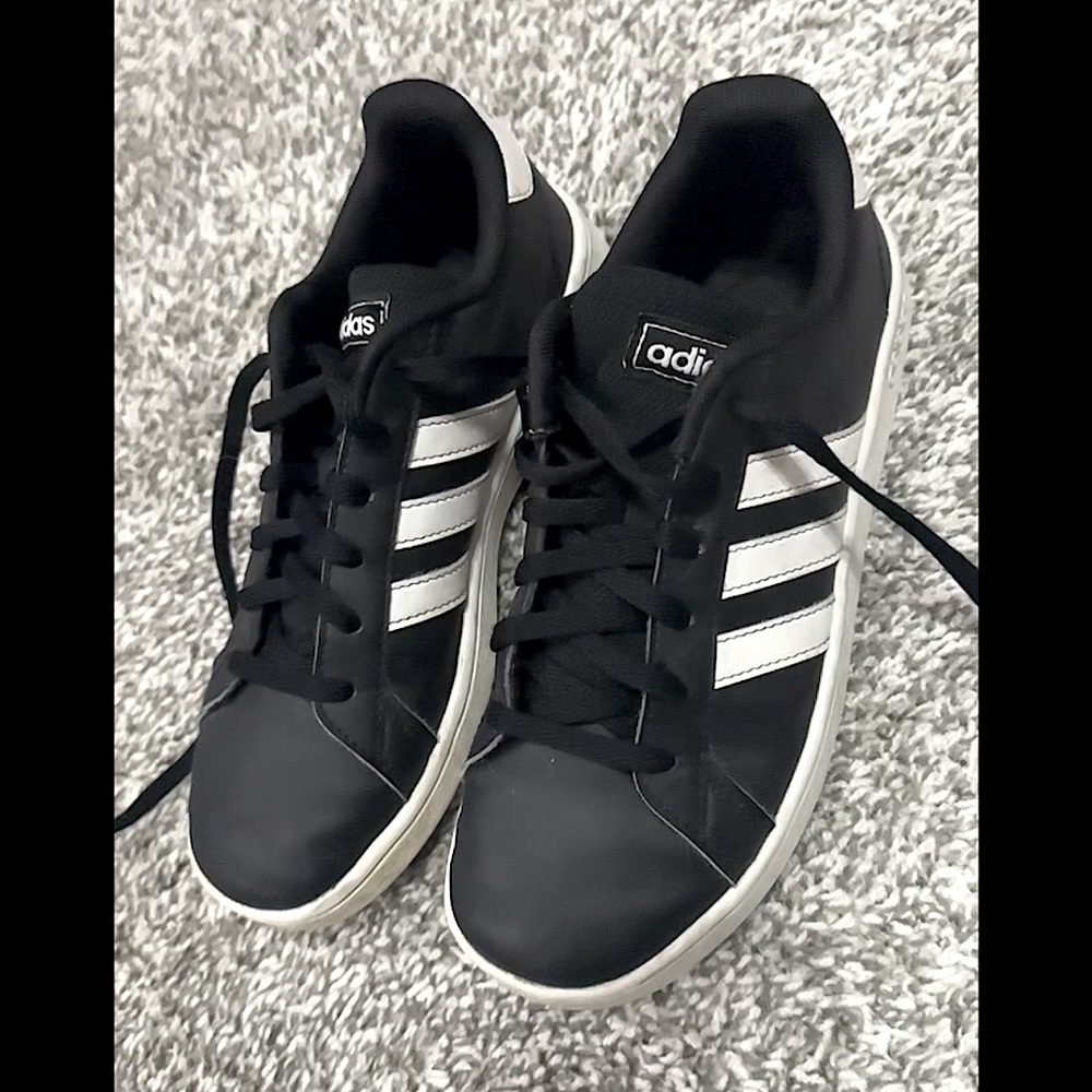 Adidas size 3.5 Boys Black/White Shoes